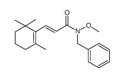 2-Propenamide, N-methoxy-N-(phenylmethyl)-3-(2,6,6-trimethyl-1-cyclohexen-1-yl)-, (2E)- 结构式