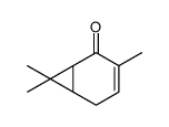 3,7,7-三甲基双环[4.1.0]庚-3-烯-2-酮 结构式