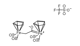二(η5-环戊二烯基)四羰基[μ-(2-甲氧基乙亚基)]二铁(1+) 三氟甲磺酸盐 结构式