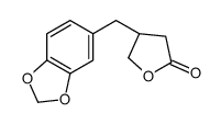 (4R)-4-(1,3-苯并二氧杂环戊烯-5-基甲基)二氢-2(3H)-呋喃酮 结构式