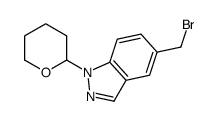 5-(溴甲基)-1-(四氢-2H-吡喃-2-基)-1H-吲唑 结构式
