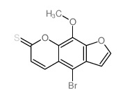 4-溴-9-甲氧基-7H-呋喃并[3,2-g][1]苯并吡喃-7-硫酮 结构式